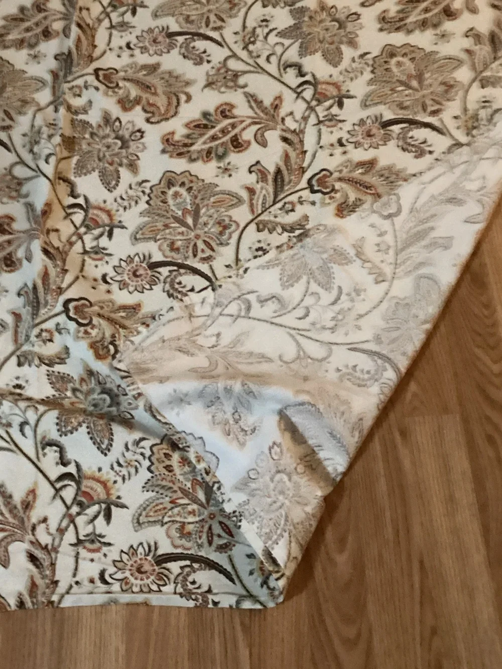 Elegant Cream paisley print cotton 5x9’ tablecloth